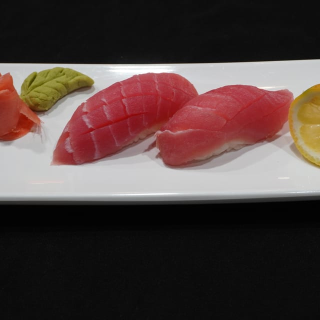 Maquro Nigiri.