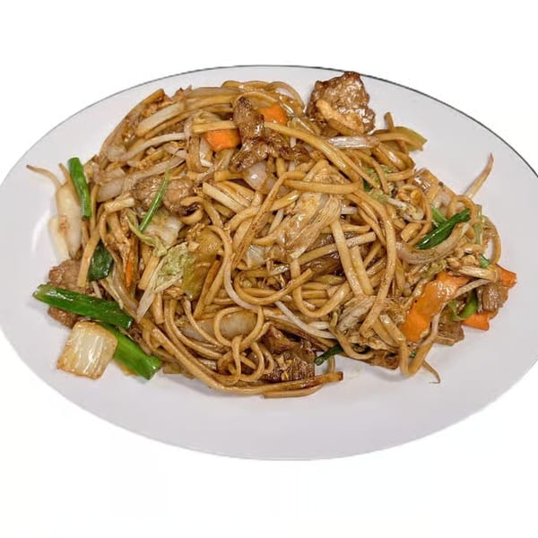 Hoshi Japanese Steakhouse's beef lo mein with noodles, carrots, cabbage, and green onions on a white plate.