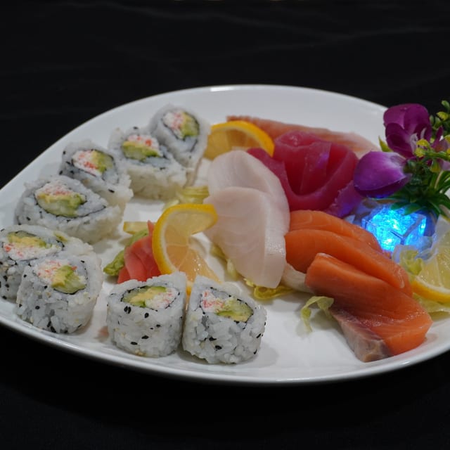 Sashimi Deluxe.